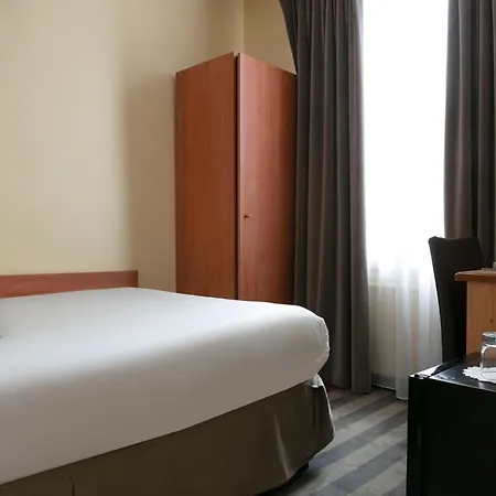 Hotel Saint Cyr Etoile-3